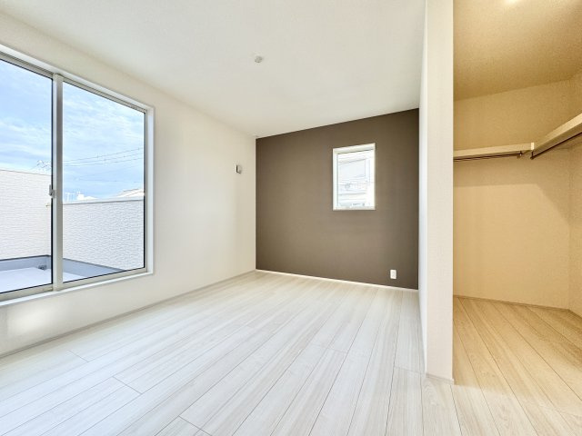 磐田市天龍 第1期の洋室|2階 約6.3帖の洋室になります。こちらのお部屋は少し広く主寝室としてお使いいただけます。