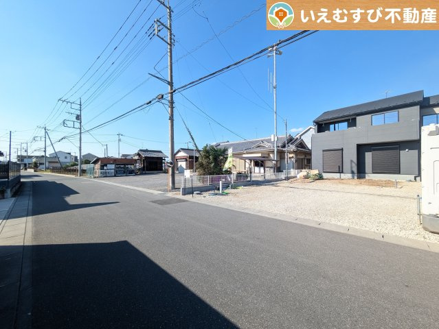 Livele Garden.S　羽生藤井上組の前面道路含む現地写真