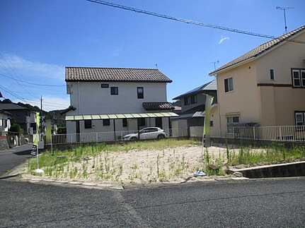 佐伯区美鈴が丘東２丁目の前面道路含む現地写真