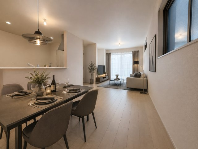 八潮市緑町3丁目　新築戸建　全4棟　2号棟の居間・リビング|現況の物件写真にCGによる画像処理を行っています。家具、家電、小物、カーテン等はイメージはCGです。