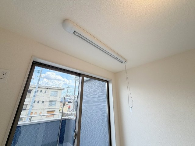 八潮市緑町3丁目　新築戸建　全2棟　3号棟の設備|室内物干し付きで雨の日も快適お洗濯