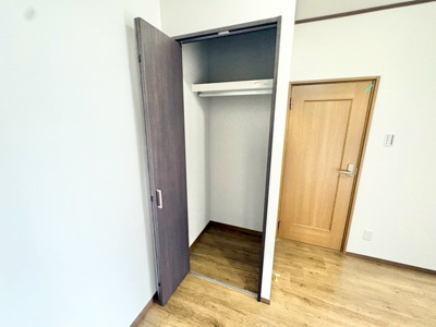 【収納】 | 吹田市川岸町中古戸建 | エイブルにて取扱い可能な住宅ローンは、全部で10種類以上！お客様にピッタリの住宅ローンを当社のFPよりご案内させて頂きます。住宅ローンのご相談だけでも、お気軽にご相談下さいませ。