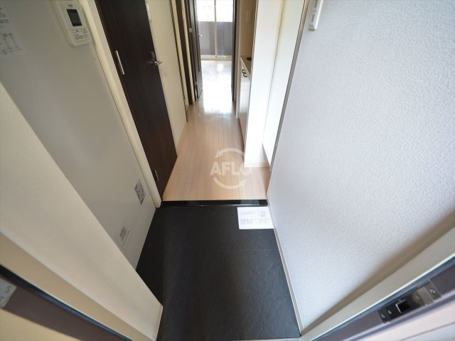 クリスタルブライト谷町の玄関|クリスタルブライト谷町　玄関廊下