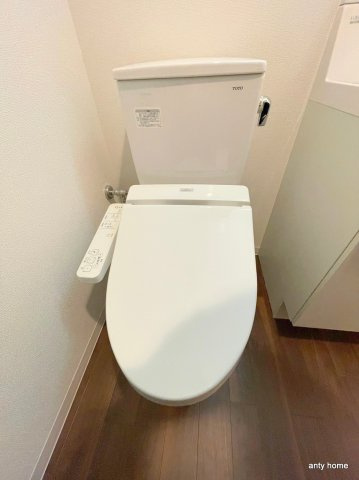 エステムコート新大阪10ザ・ゲート　仲介手数料無料のトイレ