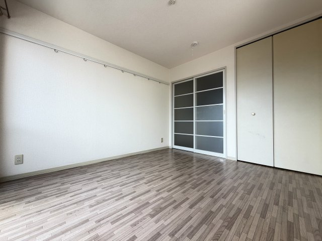 【寝室】