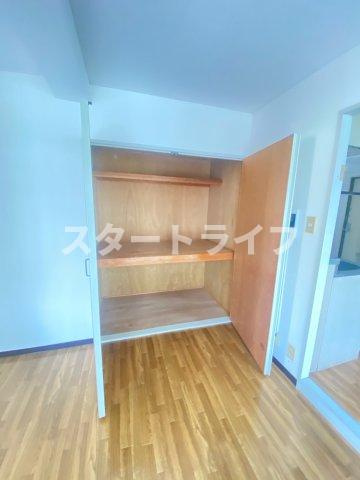 大阪市淀川区木川東１丁目の賃貸マンションの収納