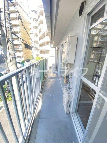 大阪市淀川区木川東１丁目の賃貸マンションのバルコニー