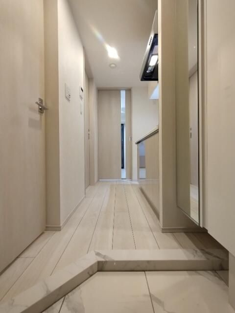 クレイシアＩＤＺ横浜桜木町の玄関