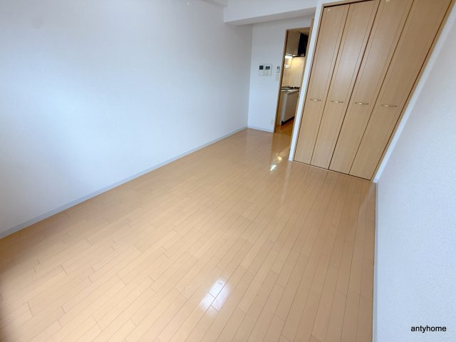 シャルマンフジ阿波座イーストの洋室