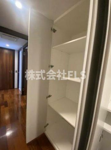港区南青山５丁目の賃貸マンションの収納