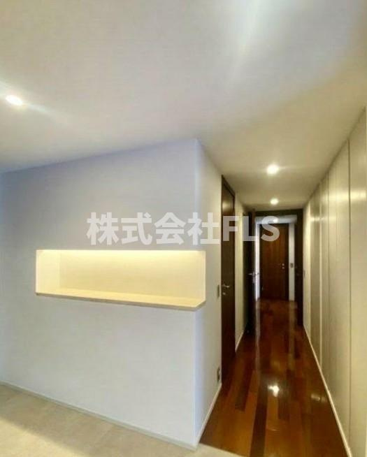 港区南青山５丁目の賃貸マンションの玄関
