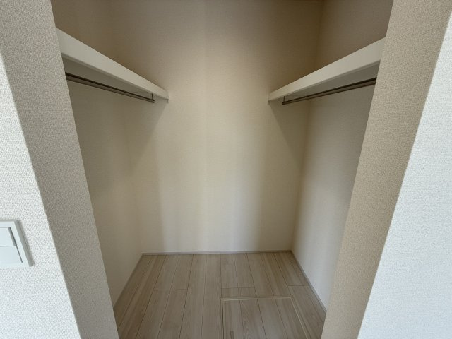 ブルーミングガーデン前橋市女屋町　１号棟（平屋）の収納|【イメージ画像】洋室①収納
広々としたウォークインクローゼットです