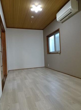 大津市朝日が丘１丁目の店舗事務所の居間・リビング