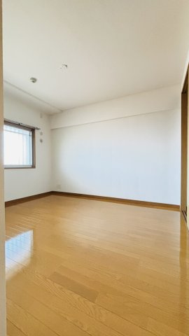 太宰府ひまわりハイツの洋室