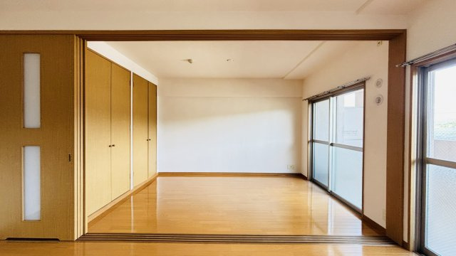 太宰府ひまわりハイツの居間・リビング