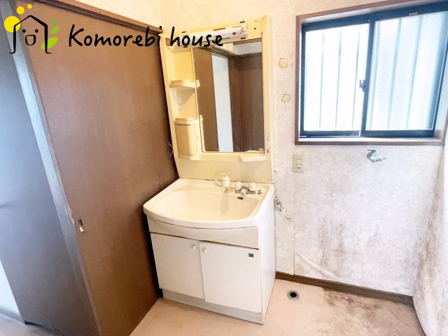 鴻巣市常光　1期　中古一戸建ての独立洗面台|独立洗面台、朝の身支度には欠かせません