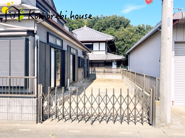鴻巣市常光　1期　中古一戸建ての駐車場|カースペースがあります