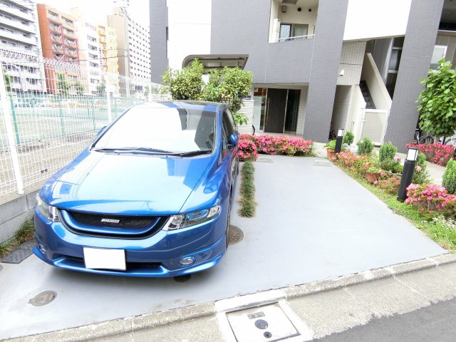 Personnes Bonheur(ペルソンボヌールの駐車場|敷地内平置き駐車場　空き状況等詳細はお問合せ下さい。