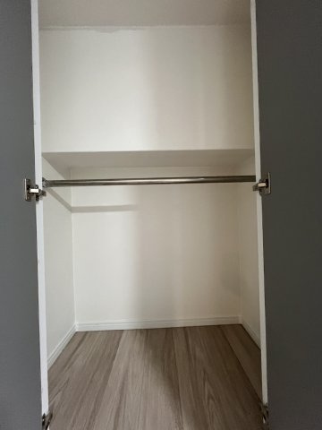 ライオンズマンション今宿の収納|居室の収納が大きくて使いやすそうです！
季節家電や、お洋服が多い方も安心です♪