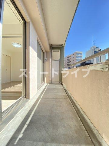 大阪市淀川区宮原２丁目の賃貸マンションのバルコニー