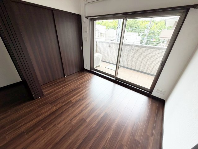 レジディア千里藤白台の洋室