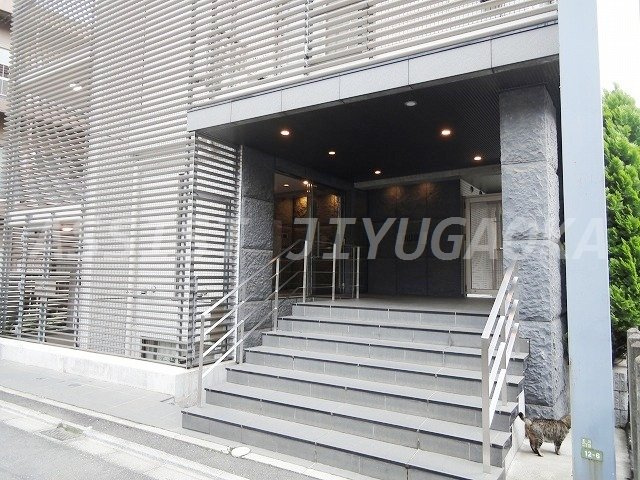 ヒルサイド二子玉川のエントランス