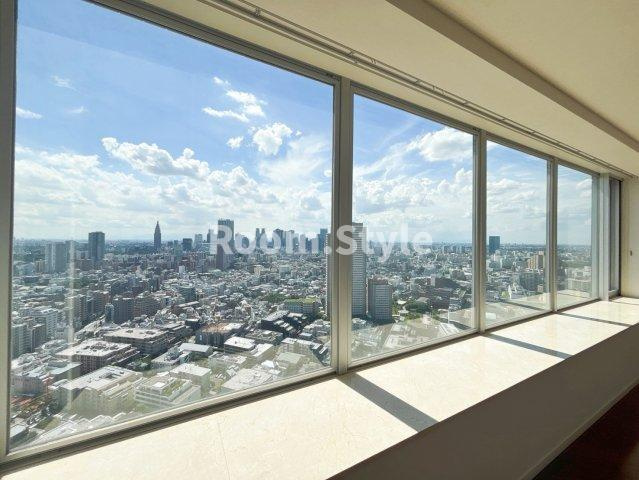 THE CENTER TOKYOの居間・リビング|空室のためご都合に合わせてご内覧できます
お問合せはお電話でもお受付しております。
03-6450-5211