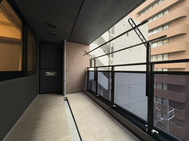 ワコーレ大阪新町タワーレジデンス　堀江小学校のバルコニー|バルコニー