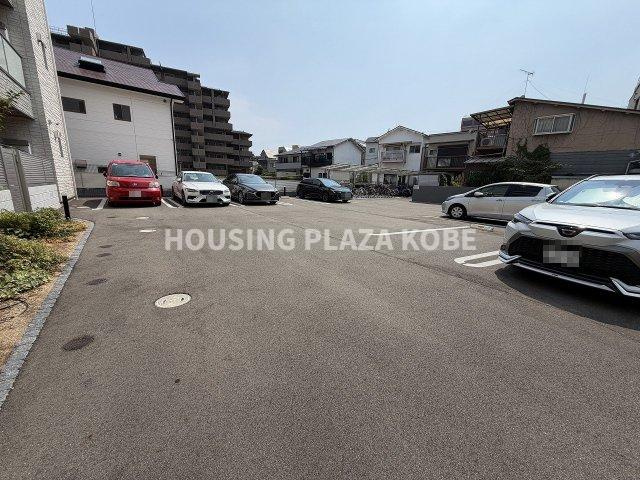 神戸市長田区宮川町４丁目の賃貸マンションの駐車場