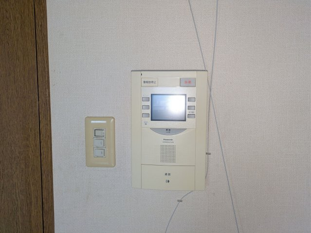 サーパス三津弐番館の防犯設備