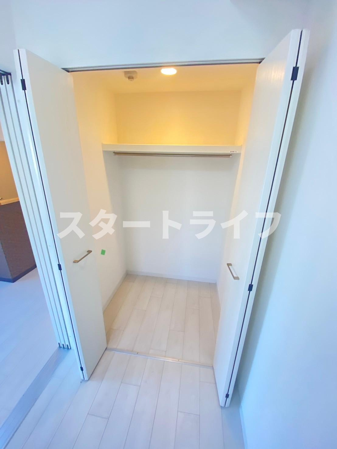 大阪市淀川区西三国２丁目の賃貸マンションの収納