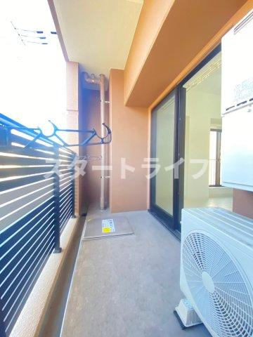 大阪市淀川区西三国２丁目の賃貸マンションのバルコニー