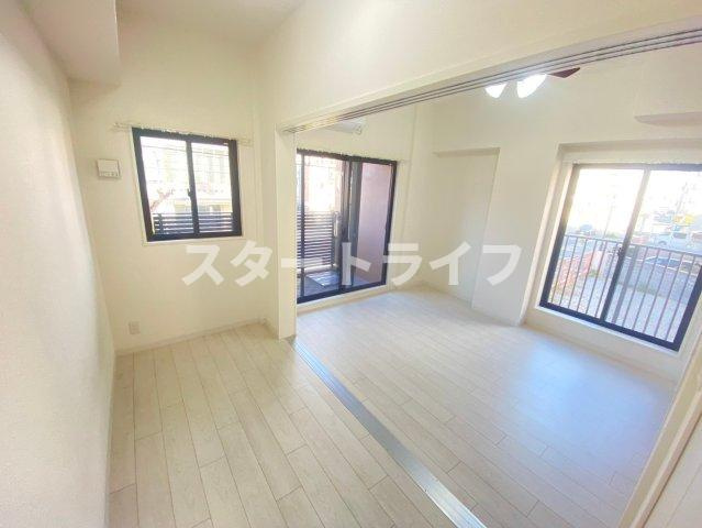 大阪市淀川区西三国２丁目の賃貸マンションの寝室