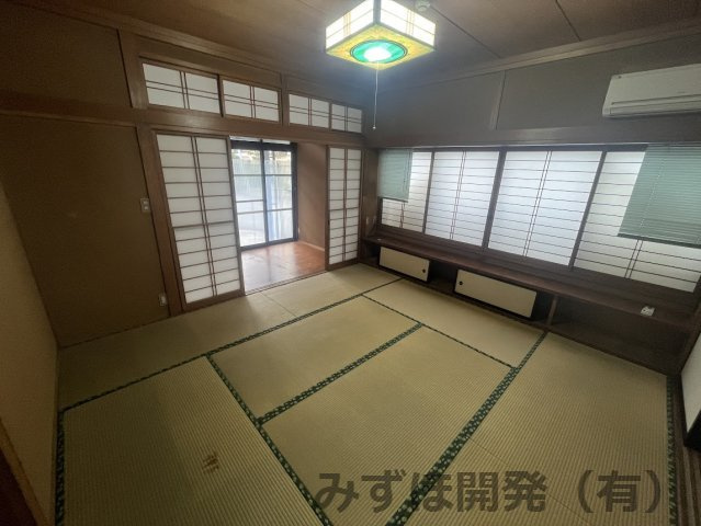 山形市鈴川町3丁目10-22の和室|1階西側和室