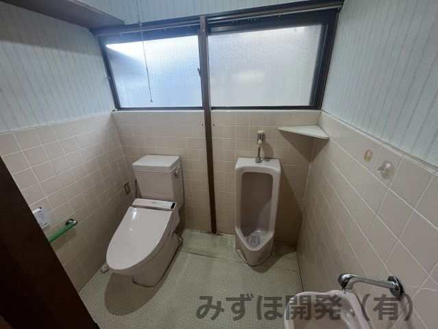 山形市鈴川町3丁目10-22の浴室|1階トイレ