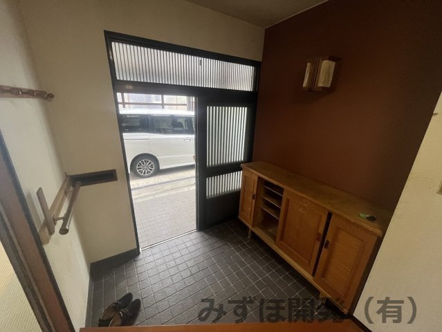 山形市鈴川町3丁目10-22の玄関