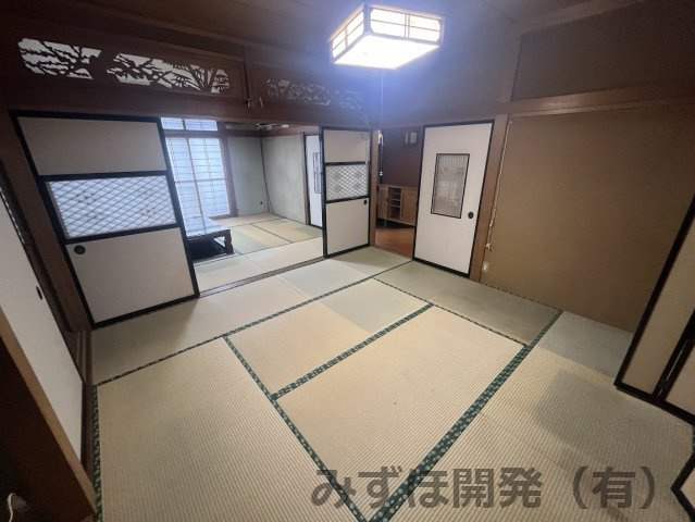 山形市鈴川町3丁目10-22の和室|1階東側和室