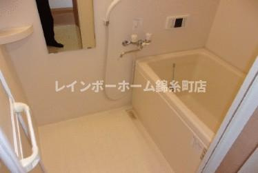 ロイヤルハイツドモンの浴室