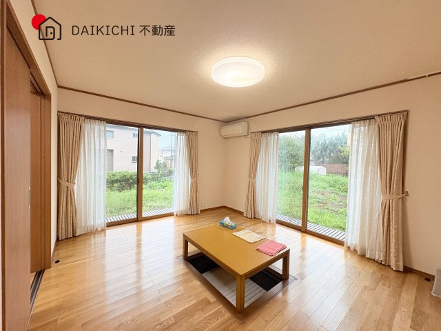 【居間・リビング】 | 毛呂山町目白台2丁目　中古戸建