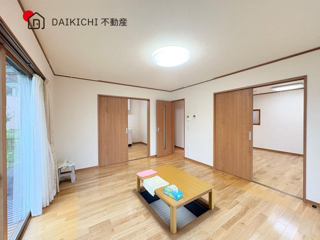 【居間・リビング】 | 毛呂山町目白台2丁目　中古戸建