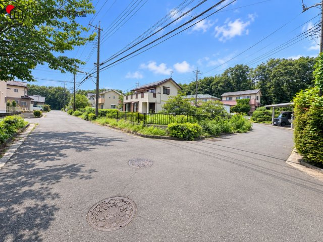 【前面道路含む現地写真】 | 毛呂山町目白台2丁目　中古戸建