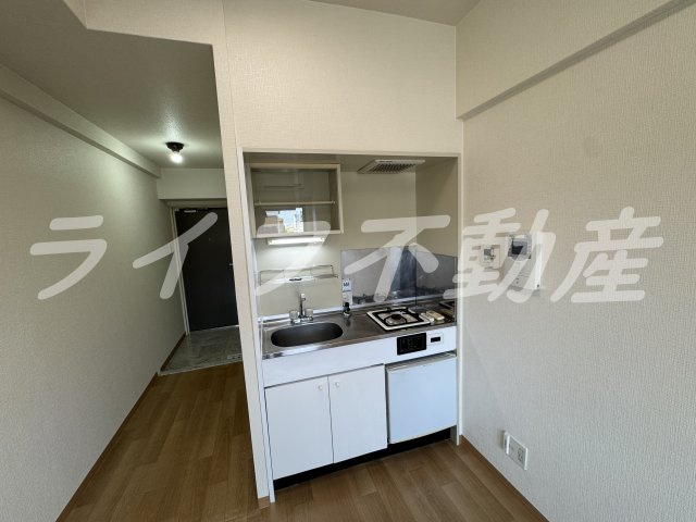 朝日プラザ緑橋IIのキッチン|コンパクトなキッチンで掃除もラクラク