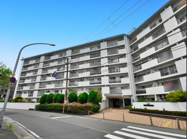 千里桃山台セントポリアの外観