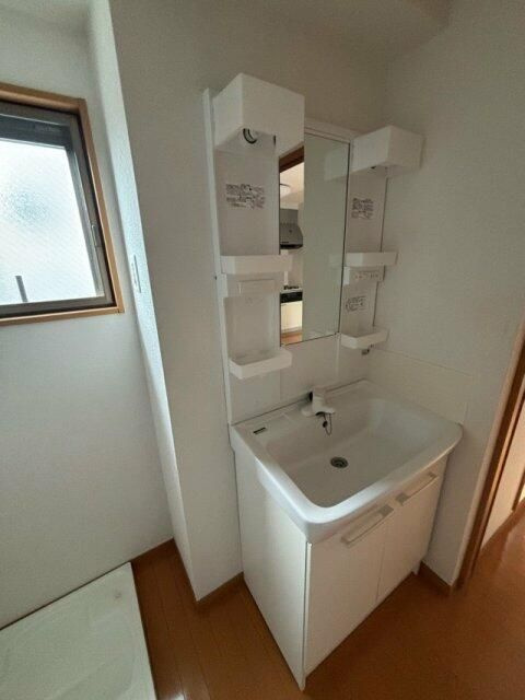 エスポワール西が丘の独立洗面台