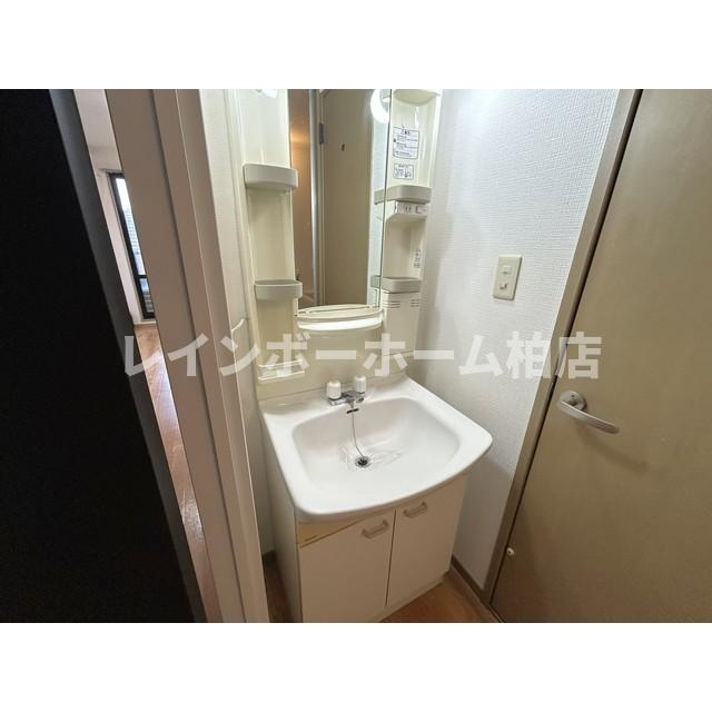 特典：仲介手数料が無料です!!の洗面所|コンパクトで使いやすい洗面所