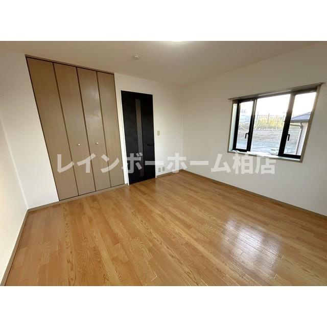 特典：仲介手数料が無料です!!の居間・リビング|使いやすい居間です