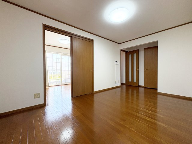 【居間・リビング】 | フルールセーヌⅠ | ※同物件、別のお部屋の写真です。設備は現況に従います。