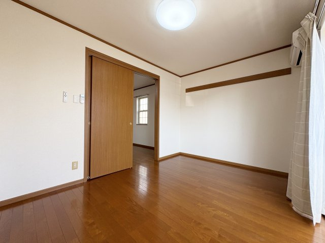【洋室】 | フルールセーヌⅠ | ※同物件、別のお部屋の写真です。設備は現況に従います。