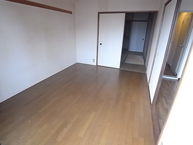 レジデンスミイチの居間・リビング