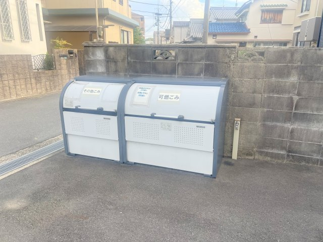 ヴェリーサ王寺のその他共用部分